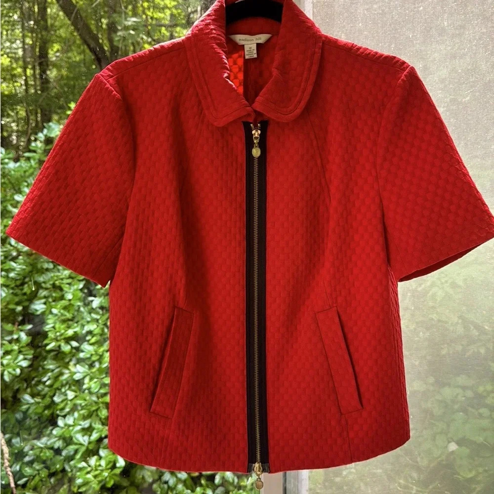 EUC Madidon Hill Double Zip Red Jacket/Top Size 10 w/Slant functional Pockets.